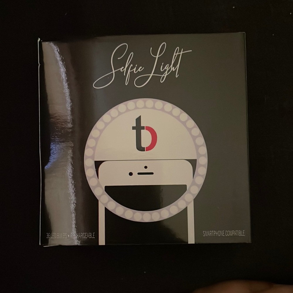 ❌ DONATED ❌ Tori Belle Portable Selfie Ring Light